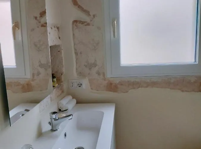 Comes 5 Castellana Grotte